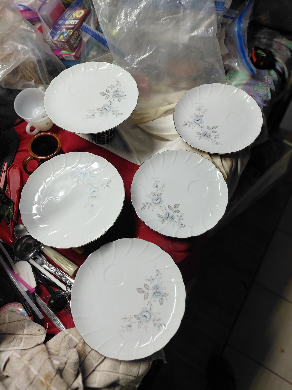 Laurel  461 Blue Rose Fine Bone China Silver Rim Bowl Indented Dinner Plates X5